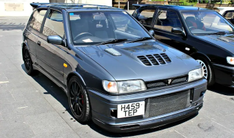 Nissan Sunny Sunny 2.0 DLX
