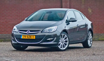Opel Astra Astra Sedan 1.4 Turbo Cosmo