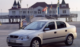 Opel Astra Astra Sedan 1.6 16V Twinport Elegance