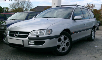 Opel Omega Omega 2.6 GL