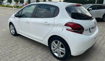 Peugeot 208 208 1.2 PureTech Start&Stop Signature EAT6