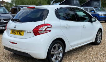 Peugeot 208 208 1.2 VTI Allure ETG