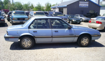 Pontiac Sunbird Sunbird 2.0 LE