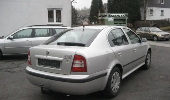 Skoda Octavia Octavia 1.6 FSI Ambiente Tiptronic