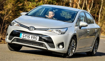 Toyota Avensis Avensis 2.0 D-4D Premium Plus Navi