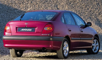 Toyota Avensis Avensis Liftback 1.6 Linea Terra